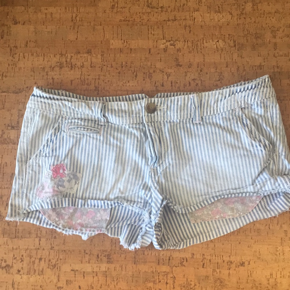 American Eagle distressed short shorts.